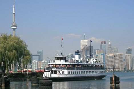 1024px-Toronto_ferry